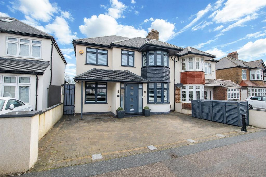 4 bedroom house for sell 4 bedroom house for sell